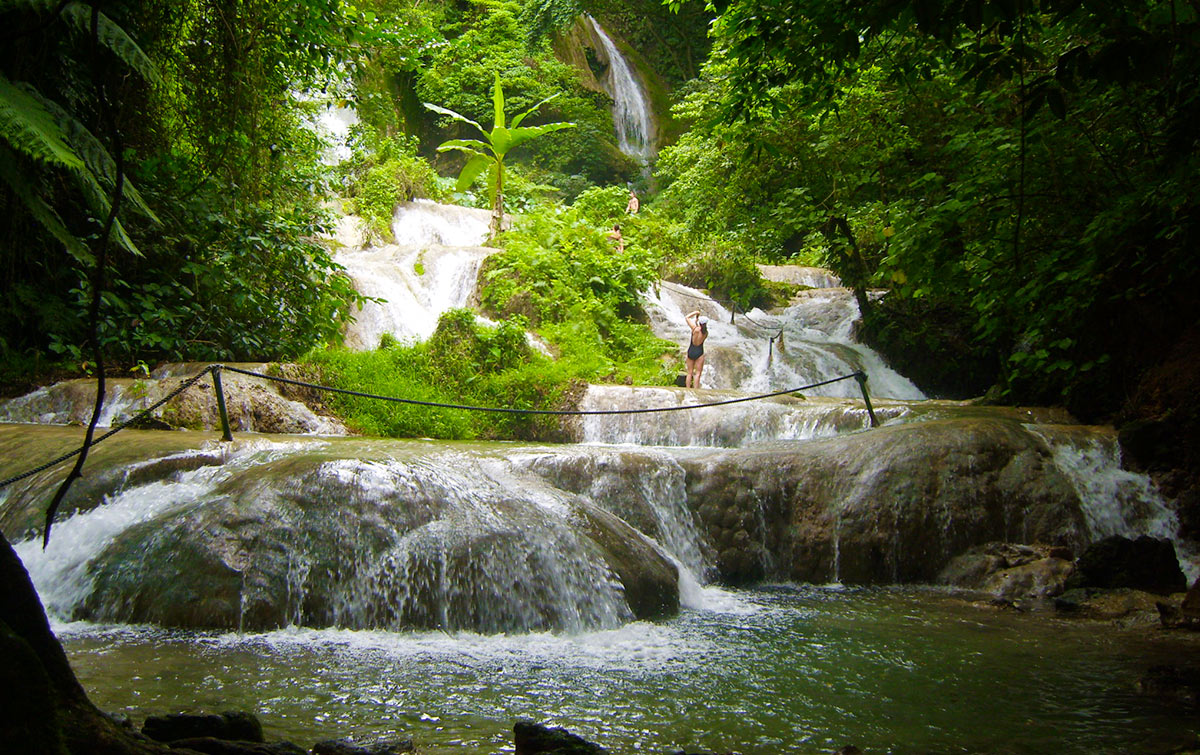 Mele Cascades